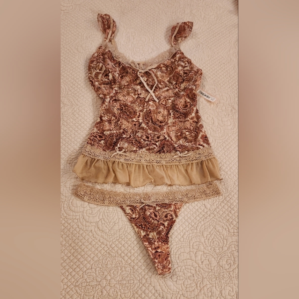Sophie b. Lace 2 Piece Intimate